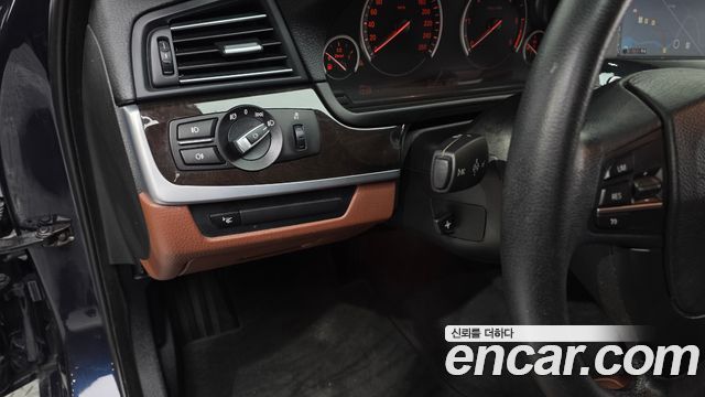 BMW 5 Series (F10) 520d 2013 — фото 17