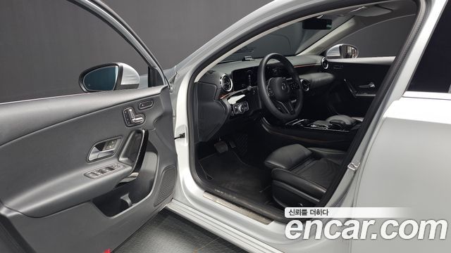 Mercedes-Benz A-Class (W177) A220 Hatchback 2019 — фото 10
