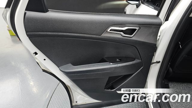 Kia Sportage (V) Gasoline 1.6 Turbo 2WD Prestige 2022 — фото 31