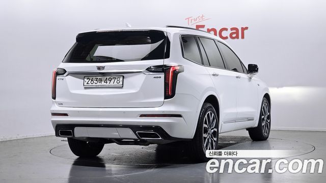 Cadillac XT6 3.6 Sport 2022 — фото 2