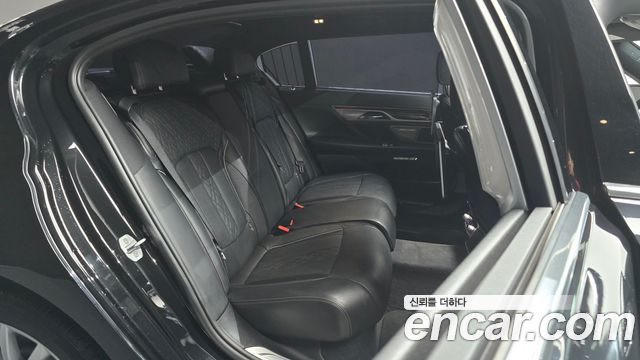 BMW 7 Series (G11) 730Ld xDrive 2016 — фото 11
