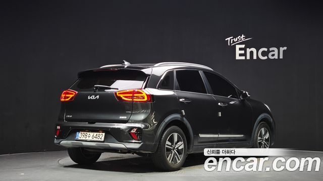 Kia Niro 1.6 HEV Noblesse 2022 — фото 2
