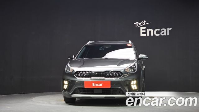 Kia Niro 1.6 HEV Noblesse 2022 — фото 3