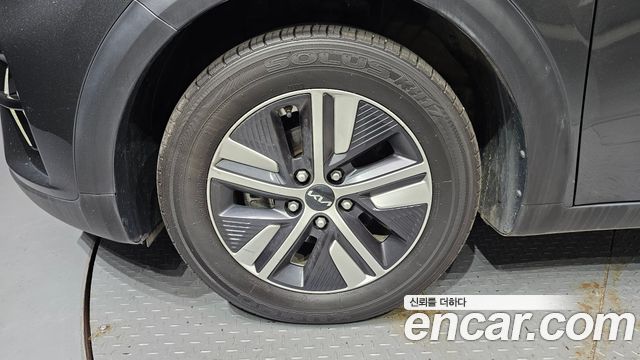 Kia Niro 1.6 HEV Noblesse 2022 — фото 5