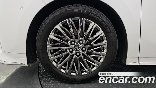Lexus LM (II) 500h Executive 2025 — фото 5