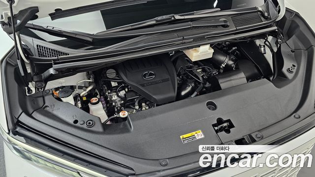 Lexus LM (II) 500h Executive 2025 — фото 6