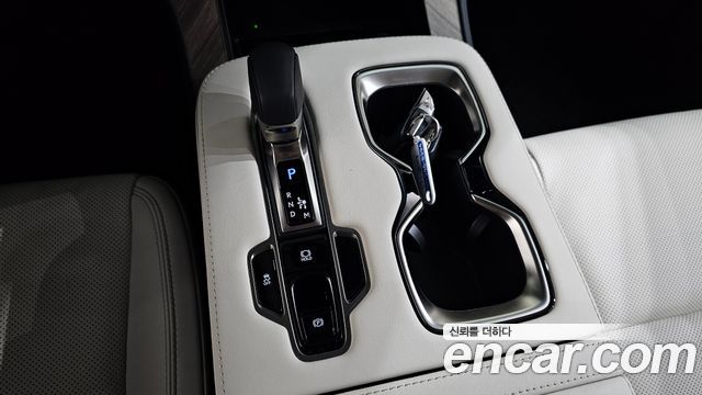 Lexus LM (II) 500h Executive 2025 — фото 9
