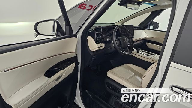 Lexus LM (II) 500h Executive 2025 — фото 10