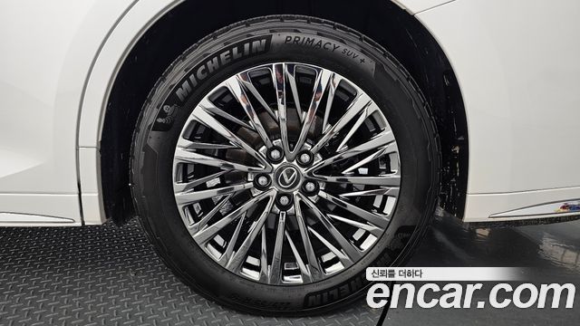 Lexus LM (II) 500h Executive 2025 — фото 21