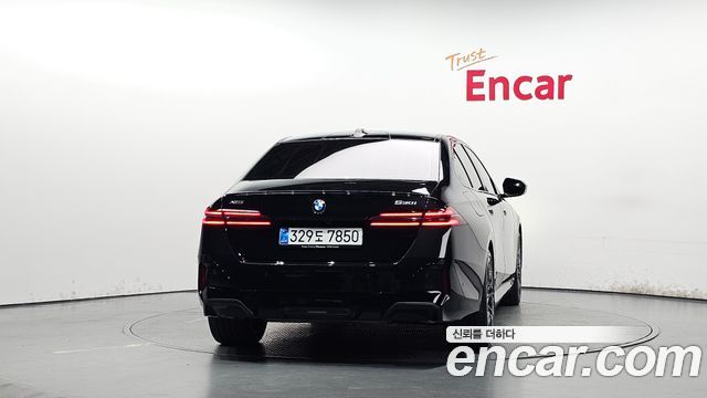 BMW 5 Series (G60) 530i xDrive M Sport Pro Special Edition 2026 — фото 4