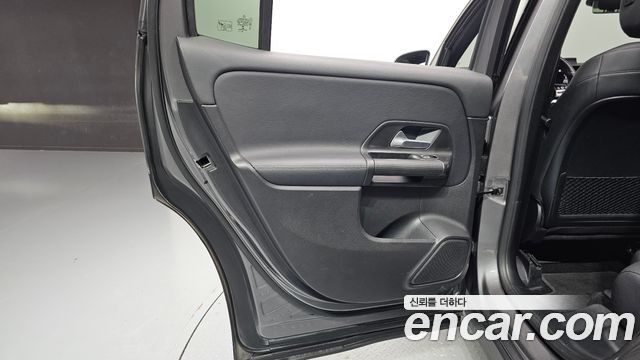 Mercedes-Benz GLB-Class (X247) GLB200 d 2021 — фото 25