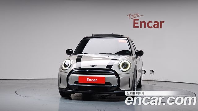 MINI Cooper 5-Door Classic Plus 3rd 2022 — фото 3