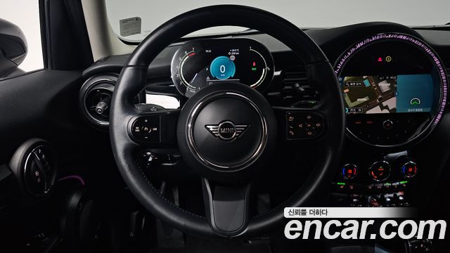 MINI Cooper 5-Door Classic Plus 3rd 2022 — фото 13