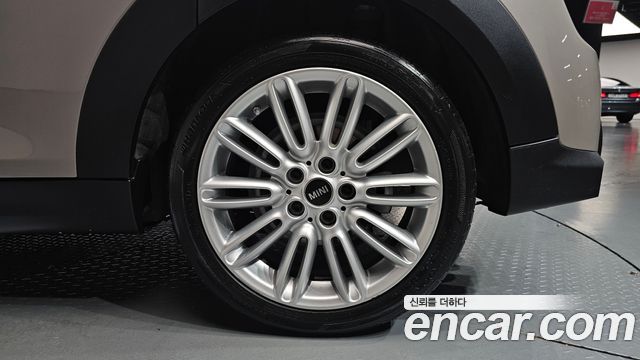 MINI Cooper 5-Door Classic Plus 3rd 2022 — фото 21
