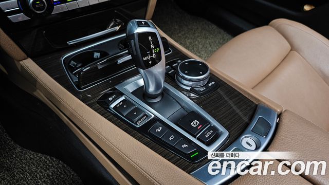BMW 7 Series (F01) 730d xDrive 2014 — фото 9