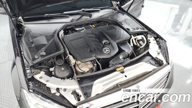 Mercedes-Benz C-Class (W205) C220 d 4MATIC Exclusive 2019 — фото 6
