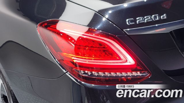 Mercedes-Benz C-Class (W205) C220 d 4MATIC Exclusive 2019 — фото 23