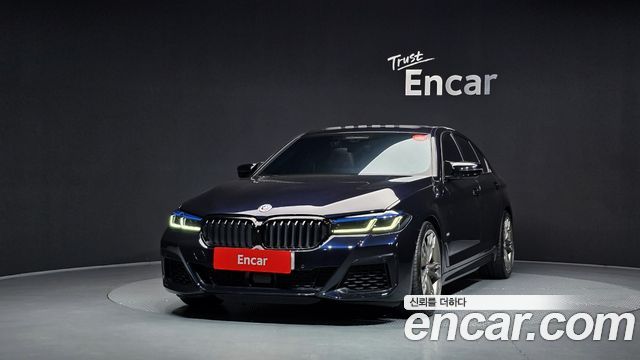 BMW 5 Series (G30) M550i xDrive 2023 — фото 3