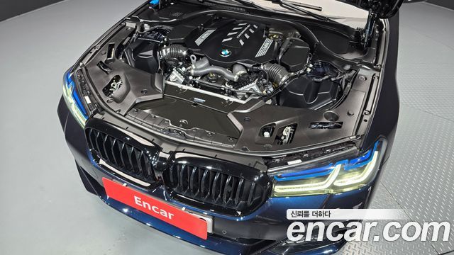 BMW 5 Series (G30) M550i xDrive 2023 — фото 6