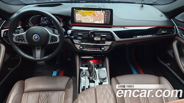 BMW 5 Series (G30) M550i xDrive 2023 — фото 7