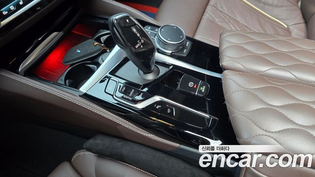 BMW 5 Series (G30) M550i xDrive 2023 — фото 9