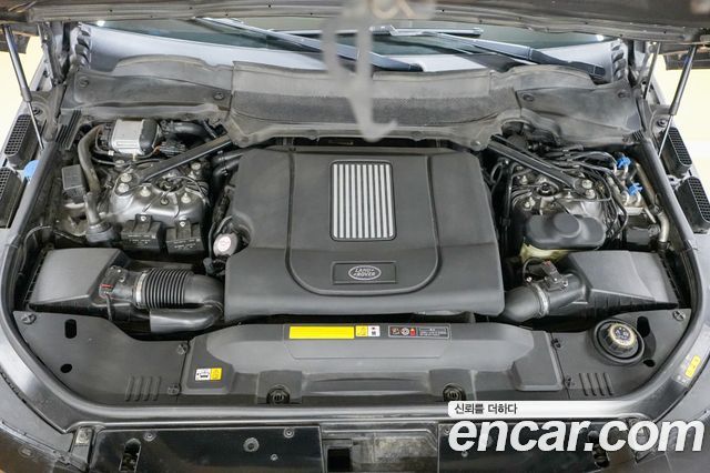 Land Rover Range Rover (IV) 4.4 SDV8 AB LWB DIESEL 2018 — фото 6