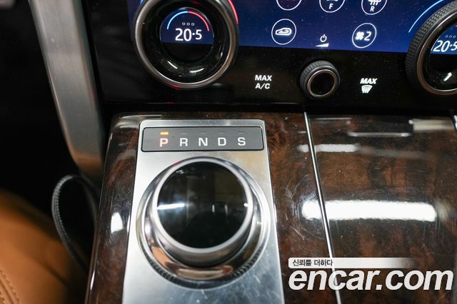 Land Rover Range Rover (IV) 4.4 SDV8 AB LWB DIESEL 2018 — фото 9
