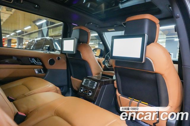 Land Rover Range Rover (IV) 4.4 SDV8 AB LWB DIESEL 2018 — фото 11