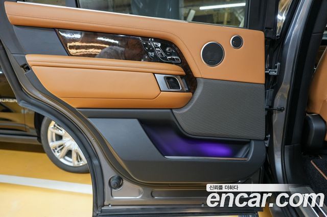 Land Rover Range Rover (IV) 4.4 SDV8 AB LWB DIESEL 2018 — фото 12