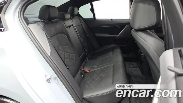 BMW 5 Series (G60) 530e M Sport 2025 — фото 11