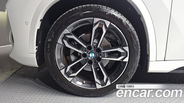 BMW X1 (U11) xDrive 20i M Sport 2025 — фото 5