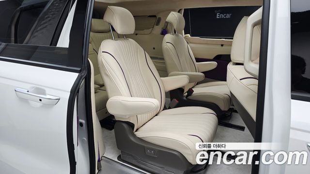 Kia Carnival (IV) Gasoline 9-Seater Hi Limousine (7-seater Limousine(Special vehicle) 2025 — фото 12