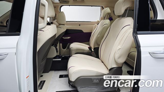Kia Carnival (IV) Gasoline 9-Seater Hi Limousine (7-seater Limousine(Special vehicle) 2025 — фото 13
