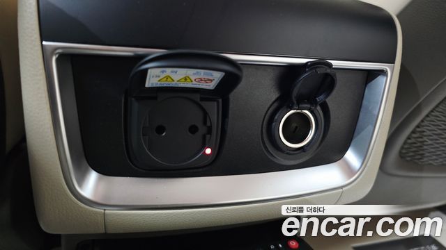 Kia Carnival (IV) Gasoline 9-Seater Hi Limousine (7-seater Limousine(Special vehicle) 2025 — фото 20
