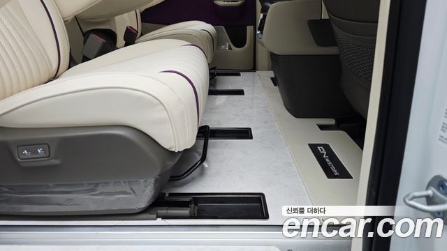 Kia Carnival (IV) Gasoline 9-Seater Hi Limousine (7-seater Limousine(Special vehicle) 2025 — фото 38