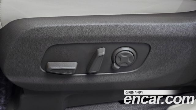 Kia Carnival (IV) Gasoline 9-Seater Hi Limousine (7-seater Limousine(Special vehicle) 2025 — фото 46