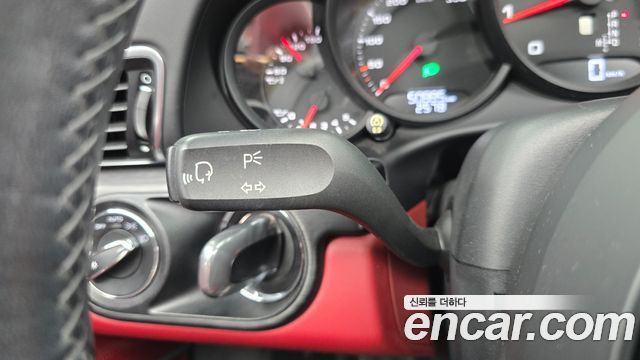 Porsche 911 Carrera GTS Cabriolet 991 2018 — фото 36