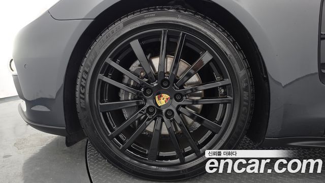 Porsche Panamera (971) 3.0 AWD 2018 — фото 5