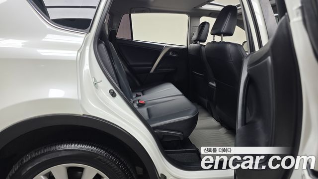 Toyota RAV4 2.5 4WD 4th 2014 — фото 11