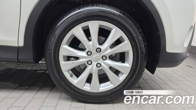Toyota RAV4 2.5 4WD 4th 2014 — фото 21
