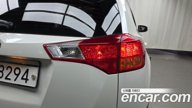 Toyota RAV4 2.5 4WD 4th 2014 — фото 23