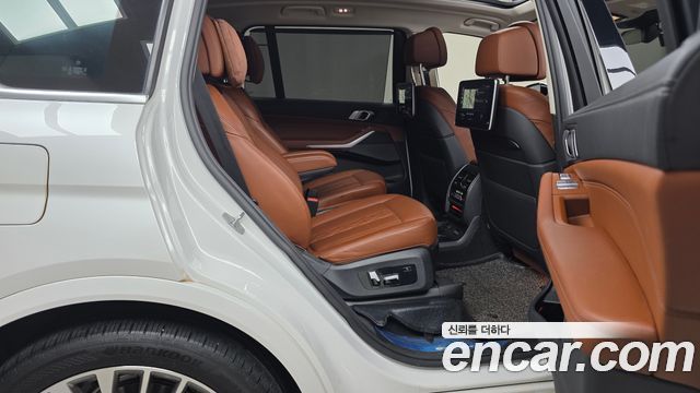 BMW X7 (G07) xDrive 40i Design Pure Excellence 6-Seater 2021 — фото 11