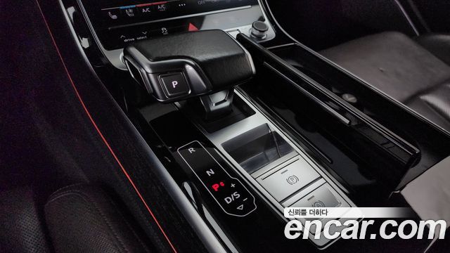 Audi A8 (D5) 60 TFSI Quattro LWB 2021 — фото 9
