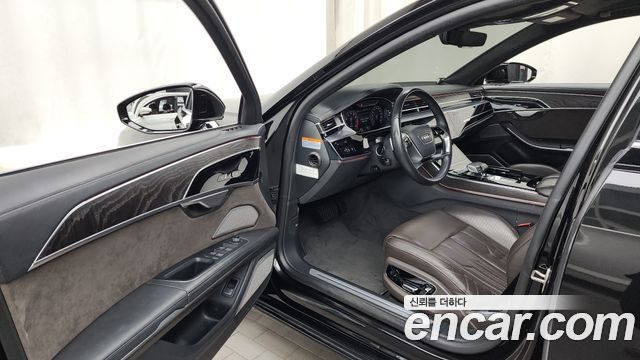 Audi A8 (D5) 60 TFSI Quattro LWB 2021 — фото 10