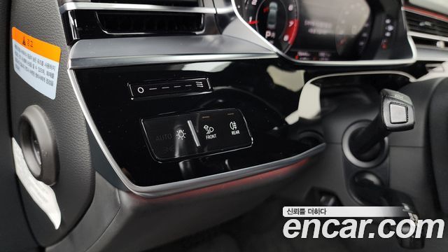 Audi A8 (D5) 60 TFSI Quattro LWB 2021 — фото 20