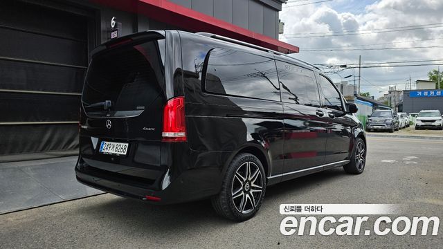Mercedes-Benz V-Class V300 CDI W447 2023 — фото 2