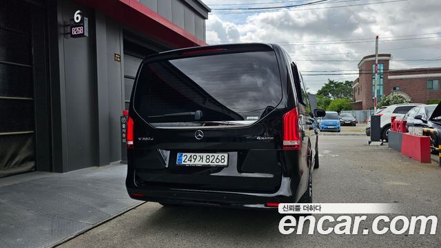 Mercedes-Benz V-Class V300 CDI W447 2023 — фото 4