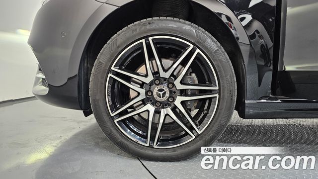 Mercedes-Benz V-Class V300 CDI W447 2023 — фото 5