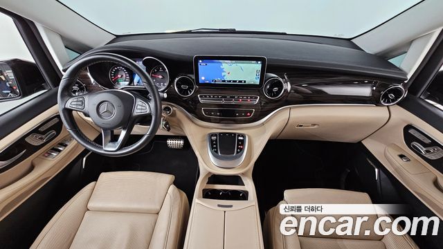 Mercedes-Benz V-Class V300 CDI W447 2023 — фото 7