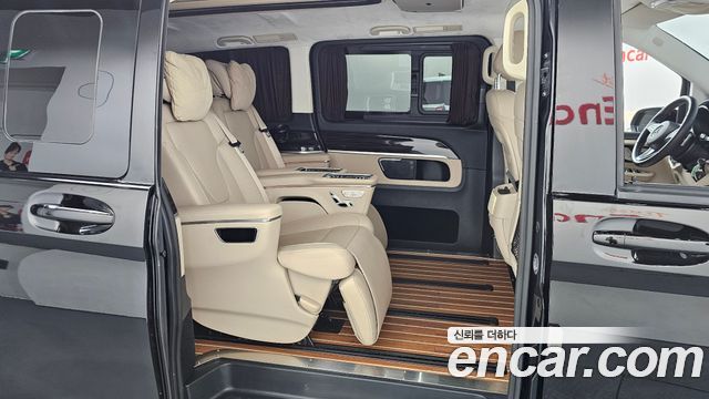 Mercedes-Benz V-Class V300 CDI W447 2023 — фото 11